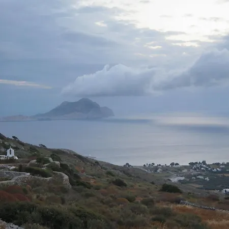 Kaminaki Amorgos & 3*